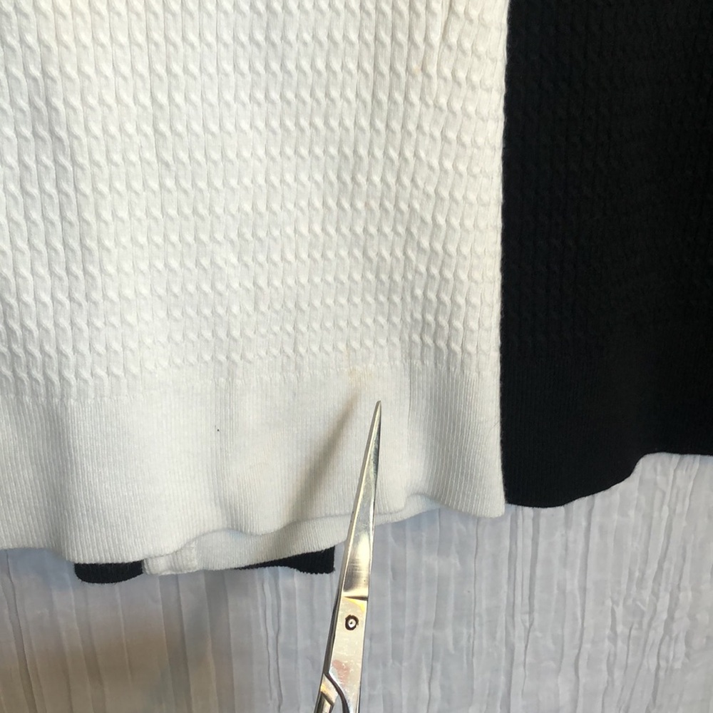 ISAAC MIZRAHI size M 2 black & white short sleeve button down sweater cardigans - Picture 8 of 10